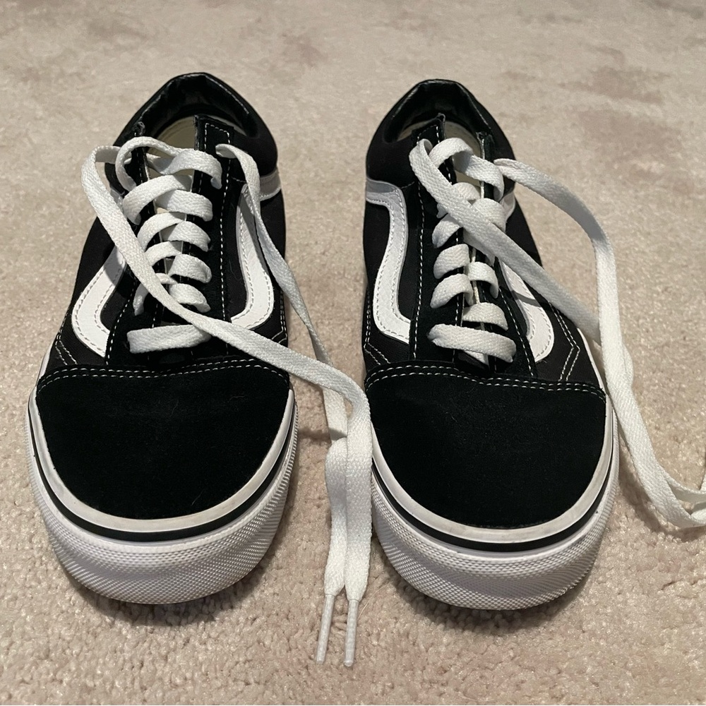 Vans Black and White Sneakers, size 6.5